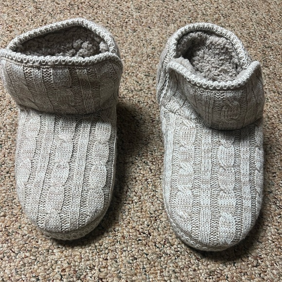 Muk Luks women’s slippers - Picture 1 of 4